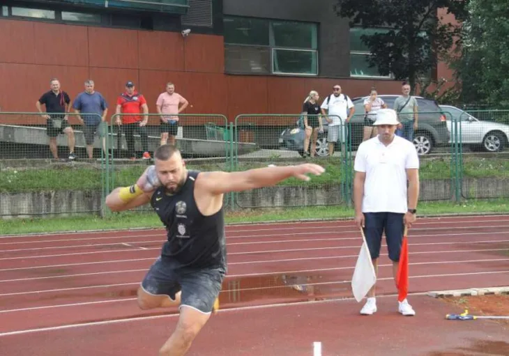 Pezer novija 872x610