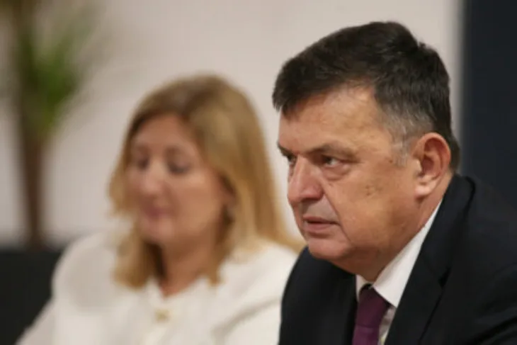 Zoran tegeltija direktor UIO BIH 01 scaled 427x285