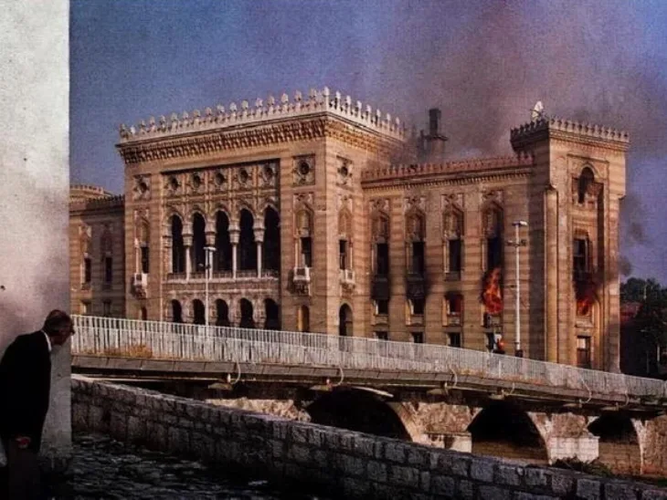 Vijecnica Zapaljena sarajevska