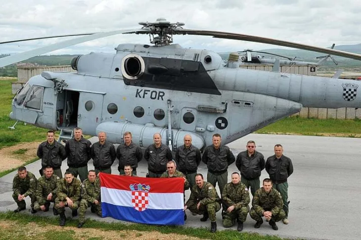 Hrvatski pripadnici u KFOR-u