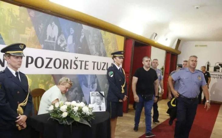 Tuzla se oprostila od policajca Samira Mustafića/ Fena