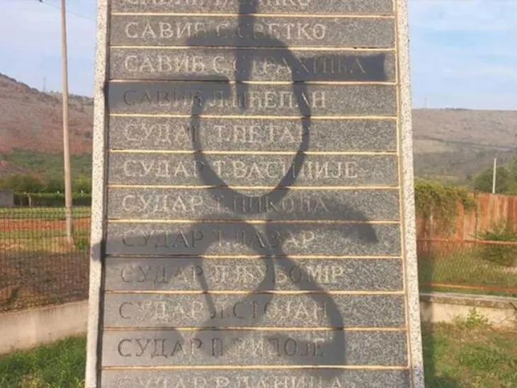 ustaski simboli/ srna
