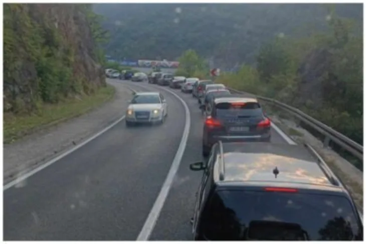 Kolona vozila automobili guzva saobracaj 427x285