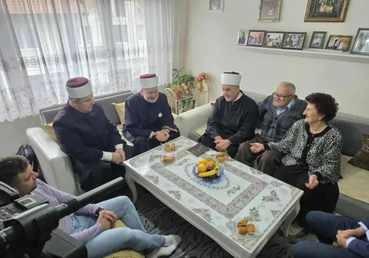 Reis kavazovic u posjeti porodici 872x610