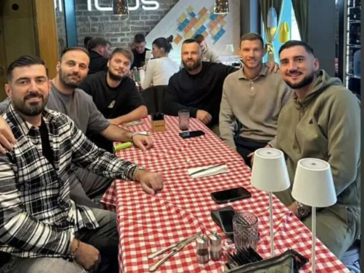 Adem Ljajić Edin Džeko Zanimljiv susret u Sarajevu Dzeko i Ljajic na rucku