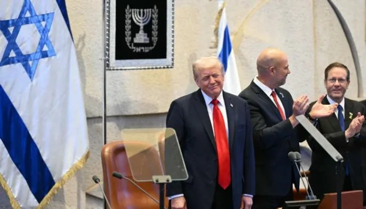 Trump knesset speech applause 700x400