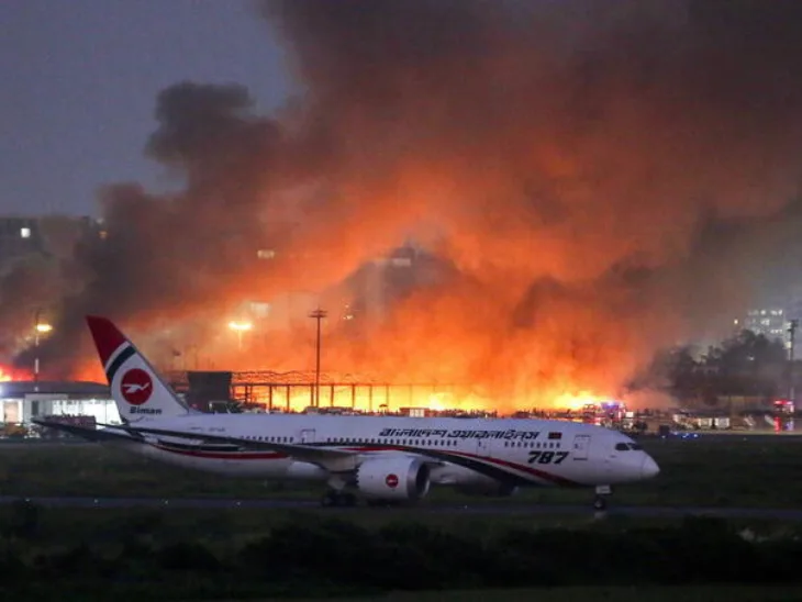 Banglades aerodrom pozar