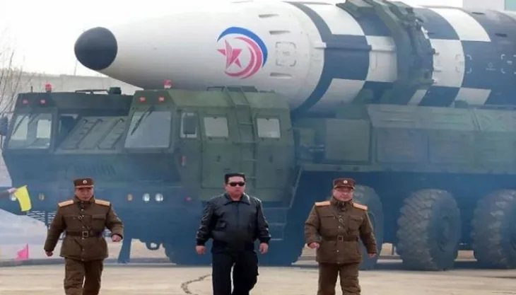 Kim Jong Un balistička raketa