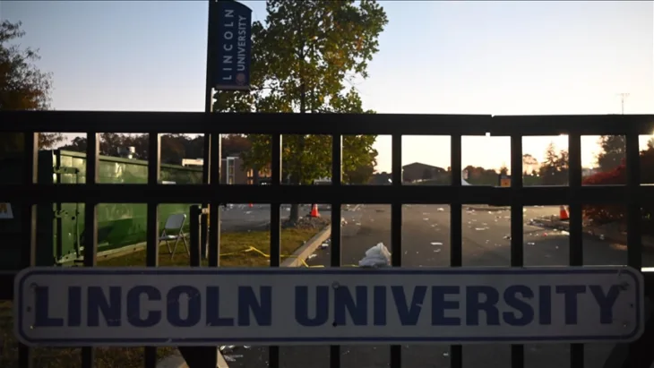 Sad lincoln