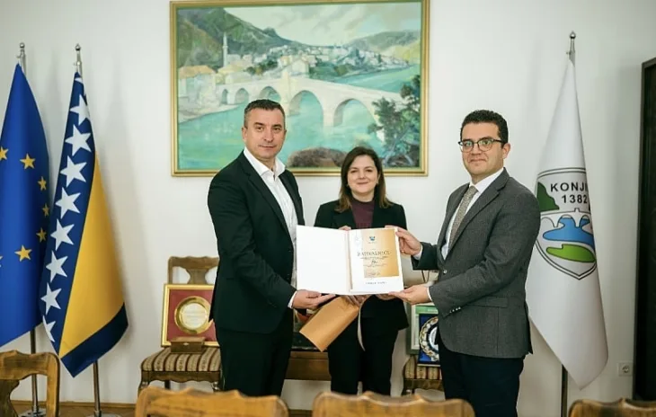 Osman Ćatić tika