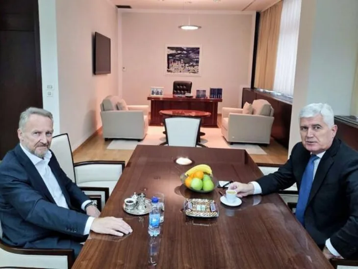 Dragan Covic Bakir Izetbegovic 11 X