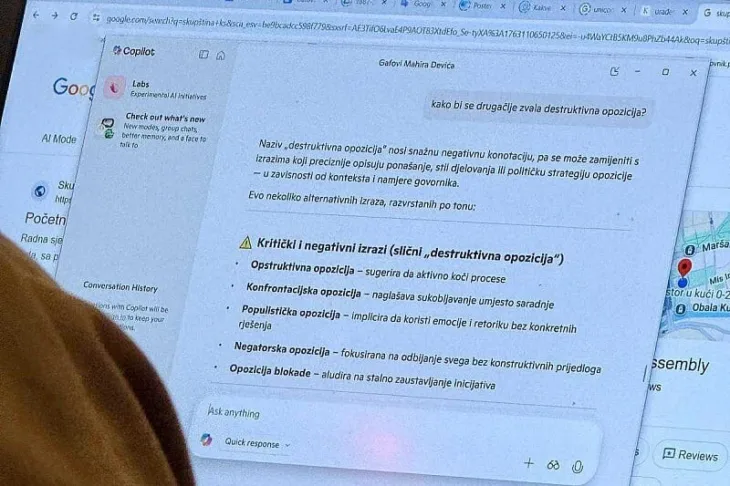Ekran laptopa Miomirke Melank