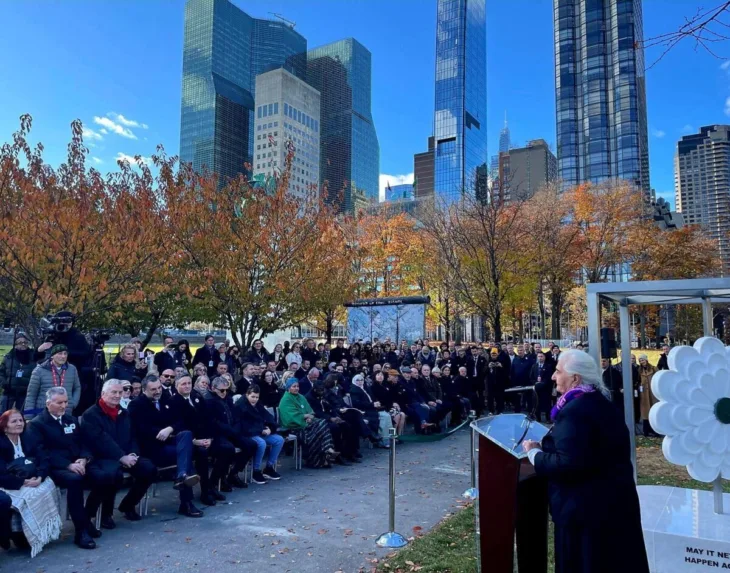 New York cvijet Srebrenice