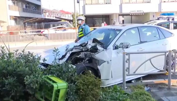 Japan tokio Vozac se zabio u pjesake