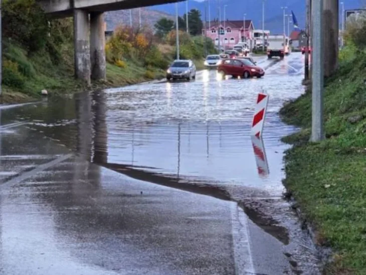 Mostar Poplavio podvoznjak