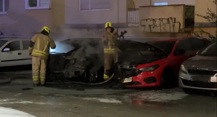 Sarajevo Grbavica pozar Izgorio automobil Grbavica