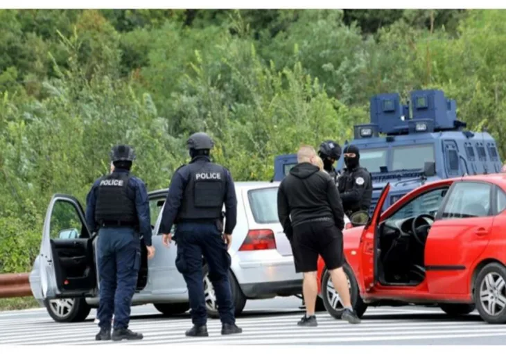 Policija srbija automobili 872x610