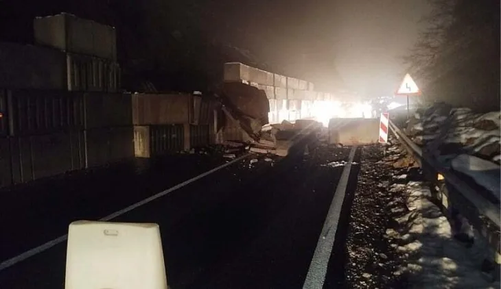 Nisici se urusili betonski blokovi postavljeni nakon odrona