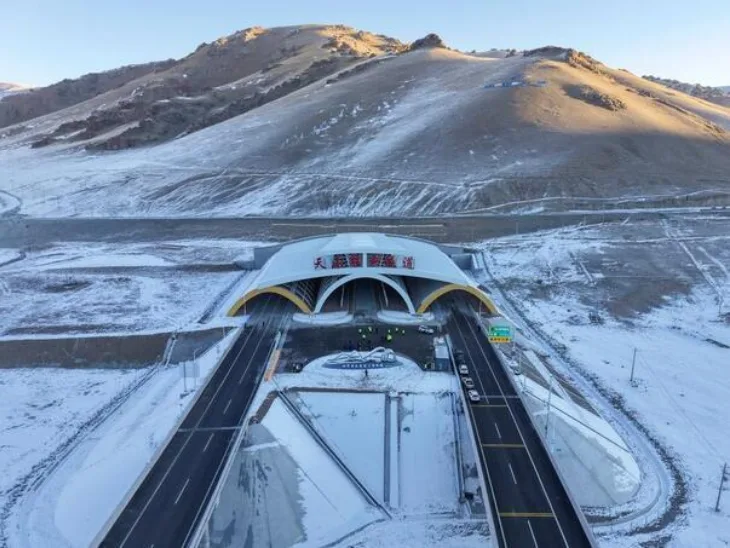 Kina otvorila autocestu kroz planine