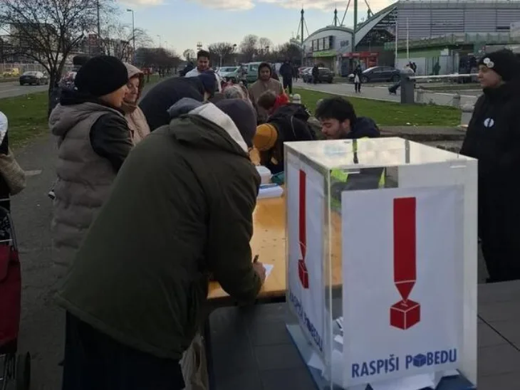 Srbija skupljaju se potpisi Pritisak da Vucic raspise izbore