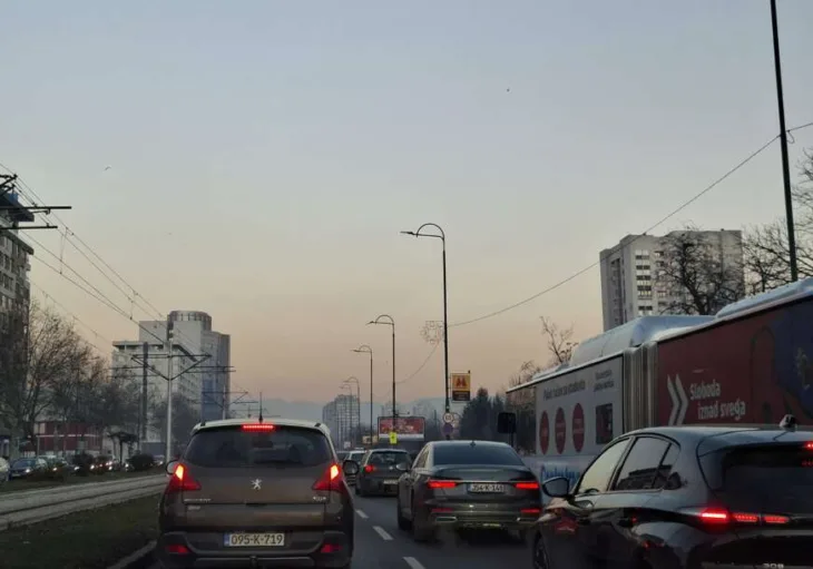 Kolone saobracaj guzva kolaps 3 872x610