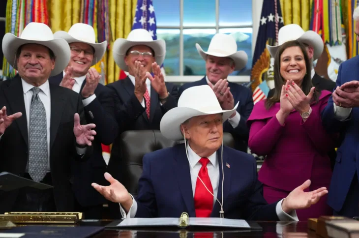 Donald Trump sesir 12