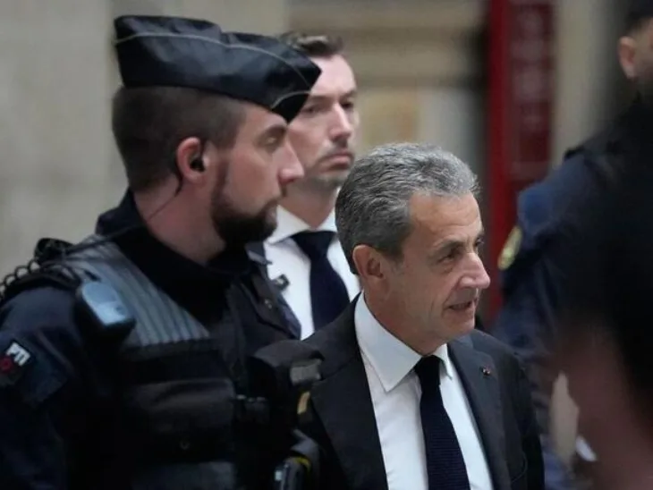 Nicolas sarkozy sarrrrr 676313dfb509e