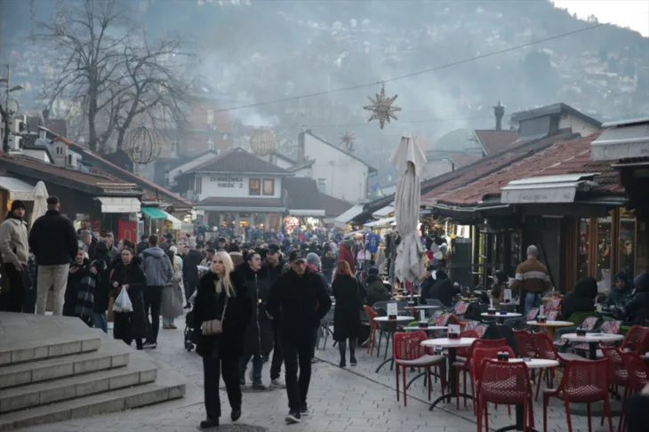 Turisti Bascarsia ulice Sarajevo 01 2026 11 AA