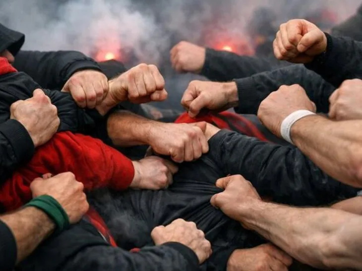 Bad Blue Boysi tuca navijava