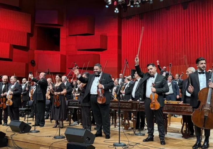 100 romskih violina 872x610