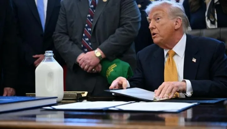 Donald Trump 01 al ain