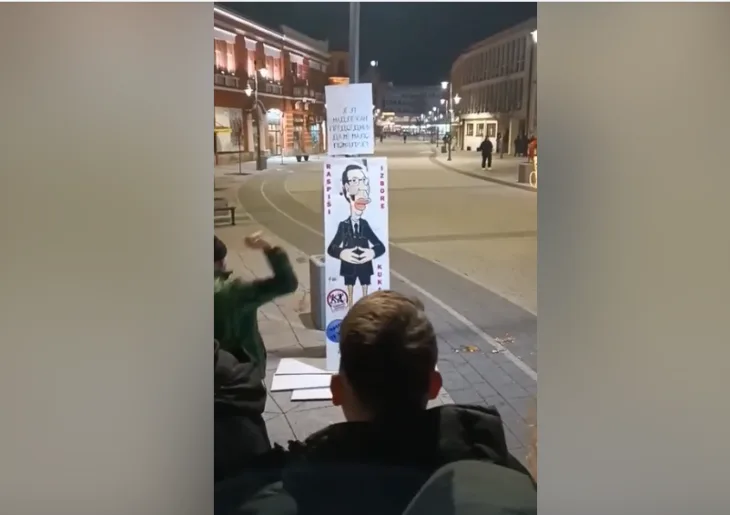 Cacak Nakon Bekute gradani u Cacku jajima gadali i lik Vucic