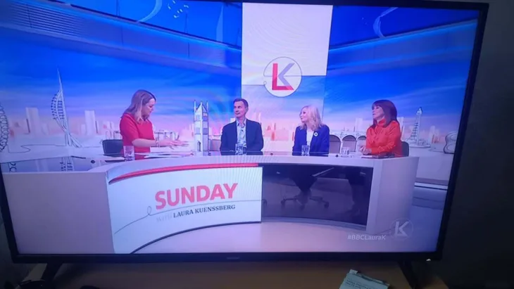 Tracy Brabin cvijet Srebrenice 1