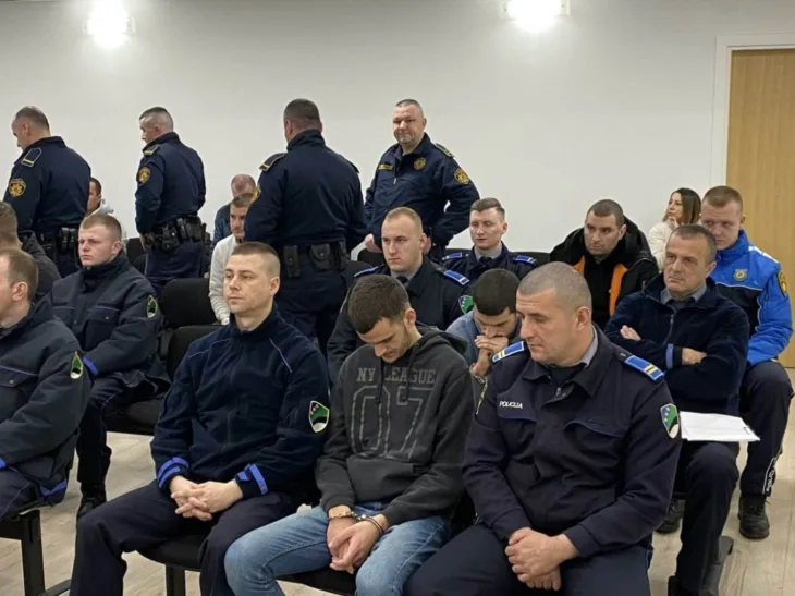 Tuzla navijaci huligani 01 ftv