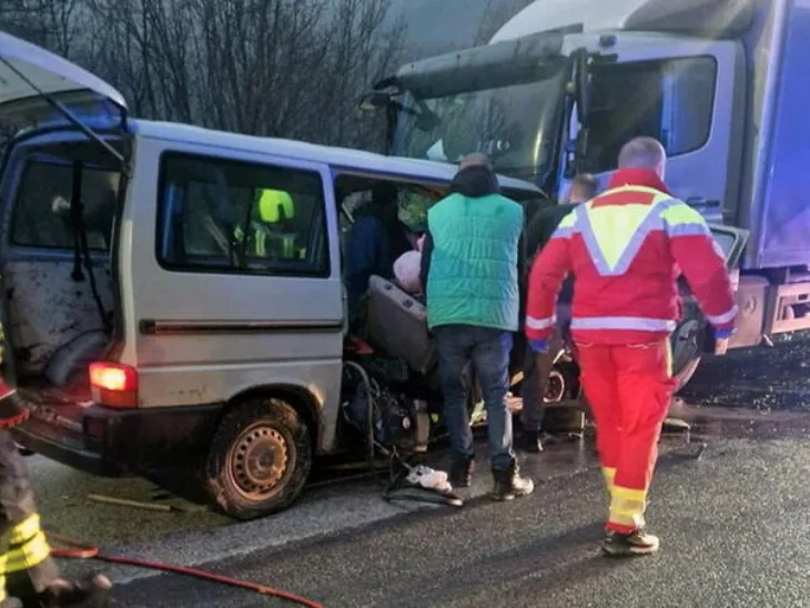 Saobracajna nesreca na putu Sarajevo Pale 02