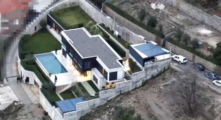 Crna gora radoje zvicer kuca