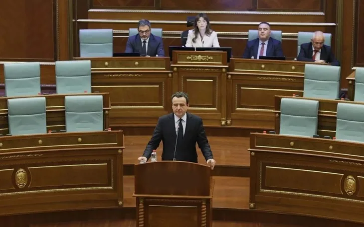 Albin Kurti 02 u skupstina kosova