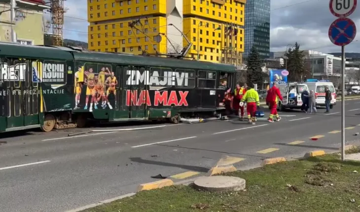 Tramvaj iskocio iz sina