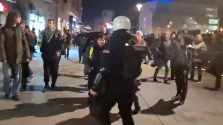 Protesti u Novi Sad 02