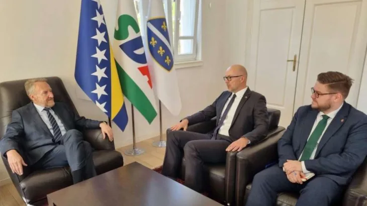 Bakir izetbegovic slovacka