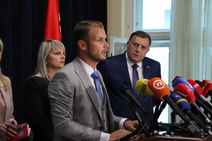 Dodik i stanivukovic 88