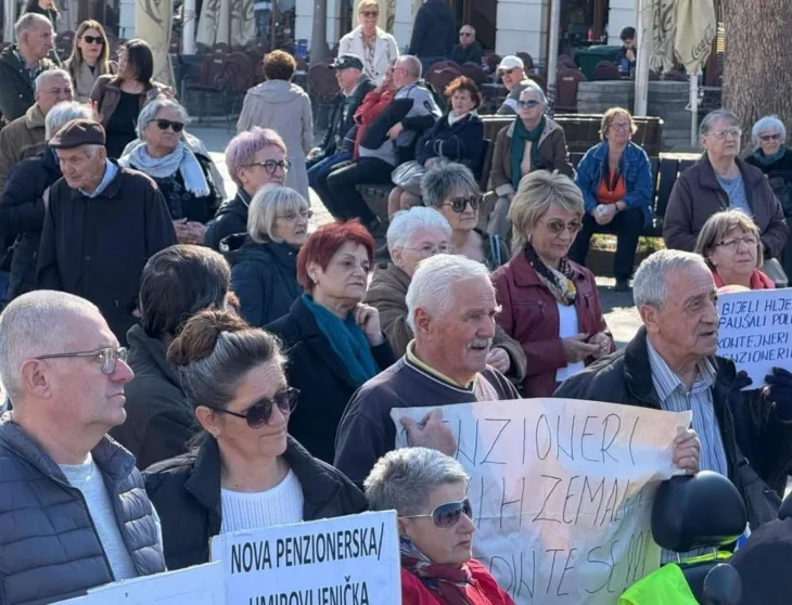 Tuzla protesti penzioneri 02