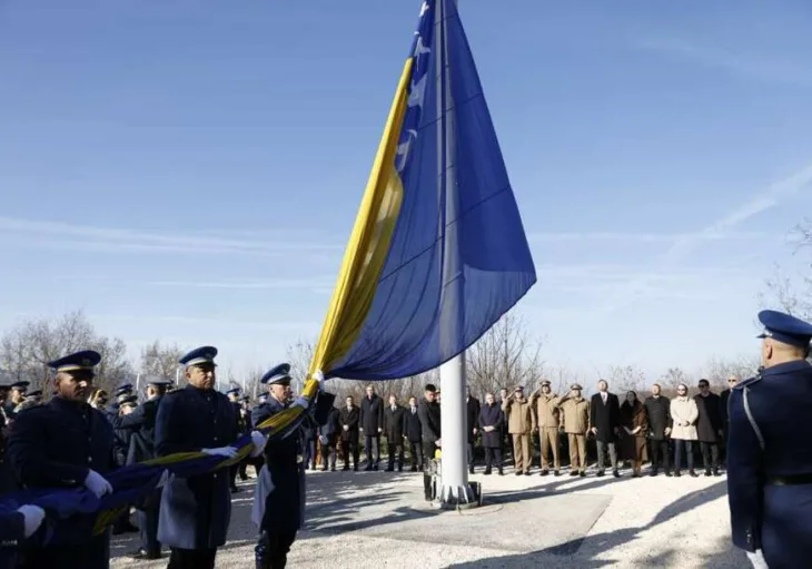 Dan nezavisnosti zastava Hum dan nezavisnosti 872x610