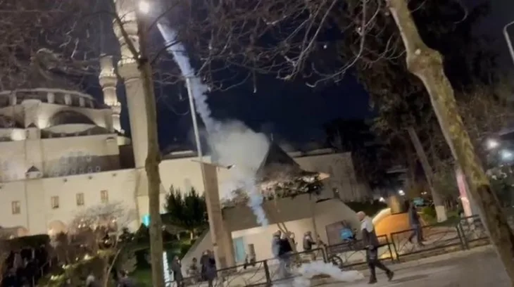 Molotov u dzamiji Namasgja