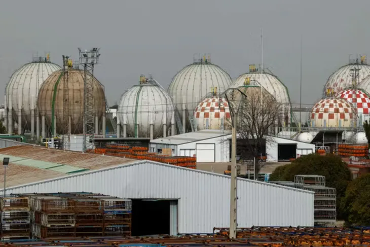 Plin Rezervoari za skladistenje tecnog naftnog gasa LPG u Pintu blizu Madrida 5 marta 2026 OSCAR DEL POZO AFP