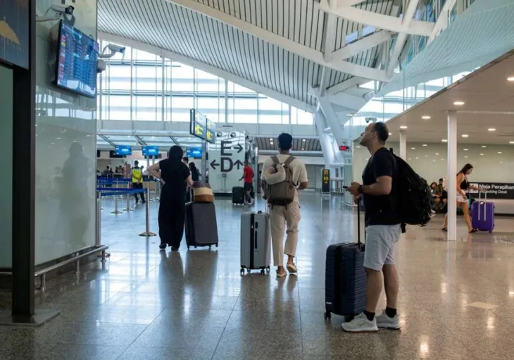 Aerodrom avion putnici 872x610