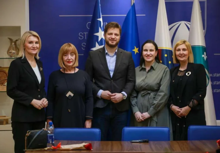 Cengic karic 872x604