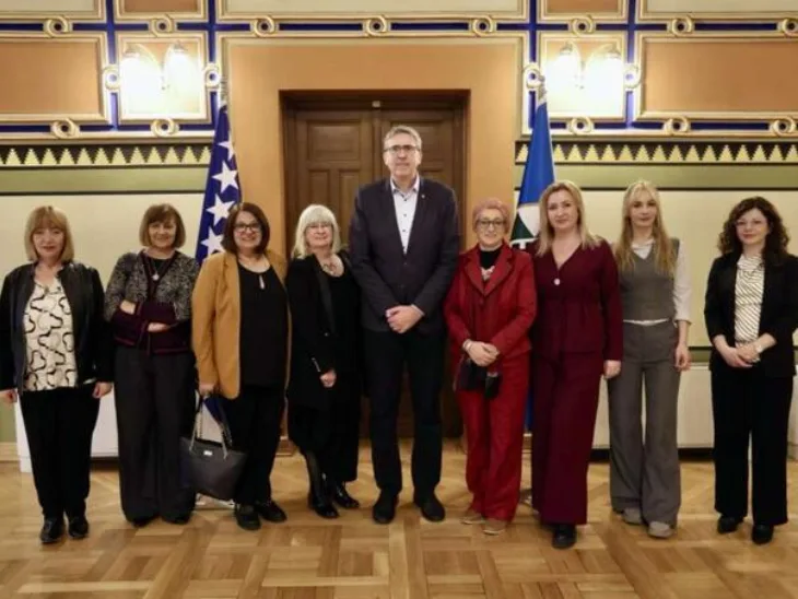 Grad sarajevo fnansijski podrzao sigurne kuce u bih avdic sigurne kuce 69b971c0ef088