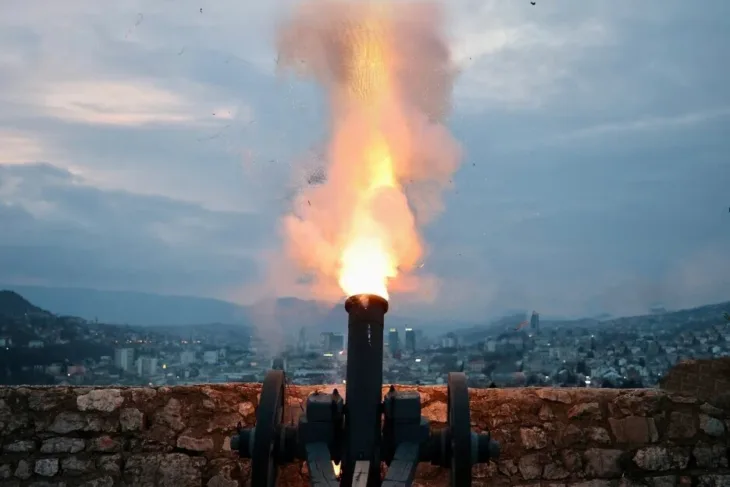 Pucanj topa sa Zute tabije u Sarajevu etto ba