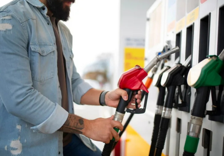 Benzinska pumpa 872x610